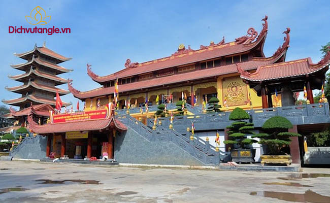 Chùa Việt Nam Phật Quốc Tự bề thế và khang trang